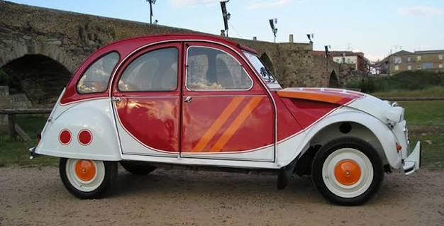 Citroën 2CV "Márcatelo" — La zapatilla que se convirtió en coche — photo 2